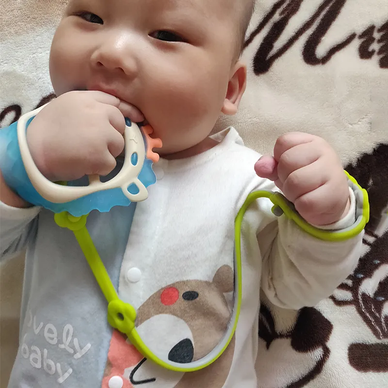 Portable anti-lost pacifier holder chain