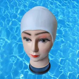 Seamless swim cap